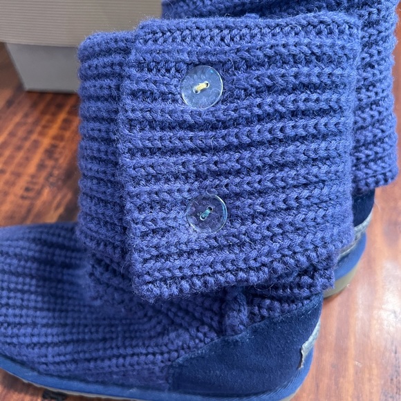 Kids UGG sweater boots size 11 GREAT SHAPE - Picture 3 of 9